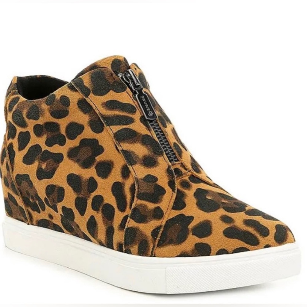 Blondo Waterproof Leather GLENDA Animal Print Suede Front Zip Sneakers EUC SZ 8
